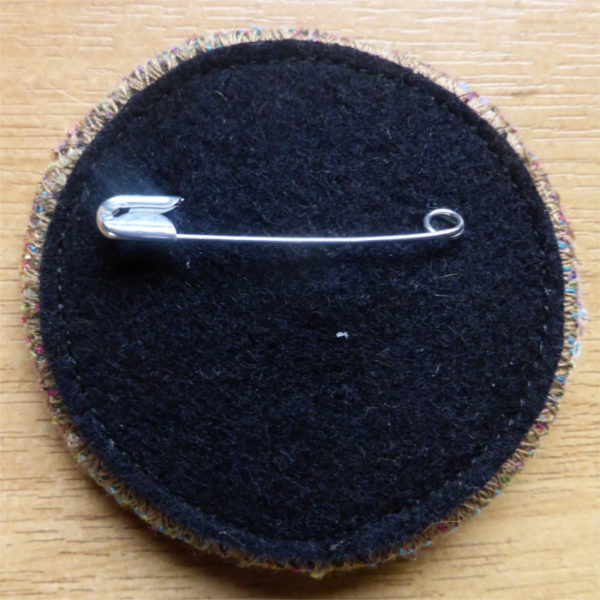 brooch_back